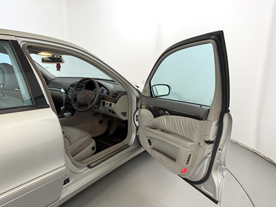 Lot 145 - 2004 Mercedes-Benz E320
