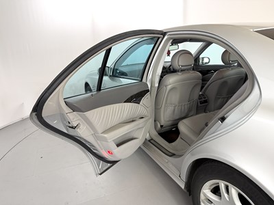 Lot 145 - 2004 Mercedes-Benz E320