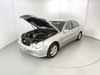 Lot 145 - 2004 Mercedes-Benz E320