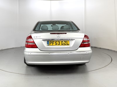 Lot 145 - 2004 Mercedes-Benz E320