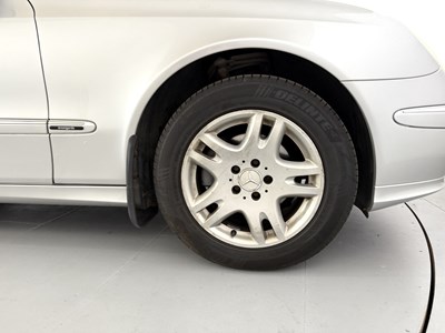 Lot 145 - 2004 Mercedes-Benz E320