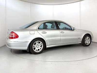 Lot 145 - 2004 Mercedes-Benz E320