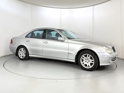 Lot 145 - 2004 Mercedes-Benz E320