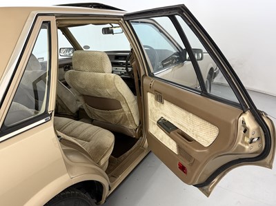 Lot 12 - 1985 Nissan Laurel