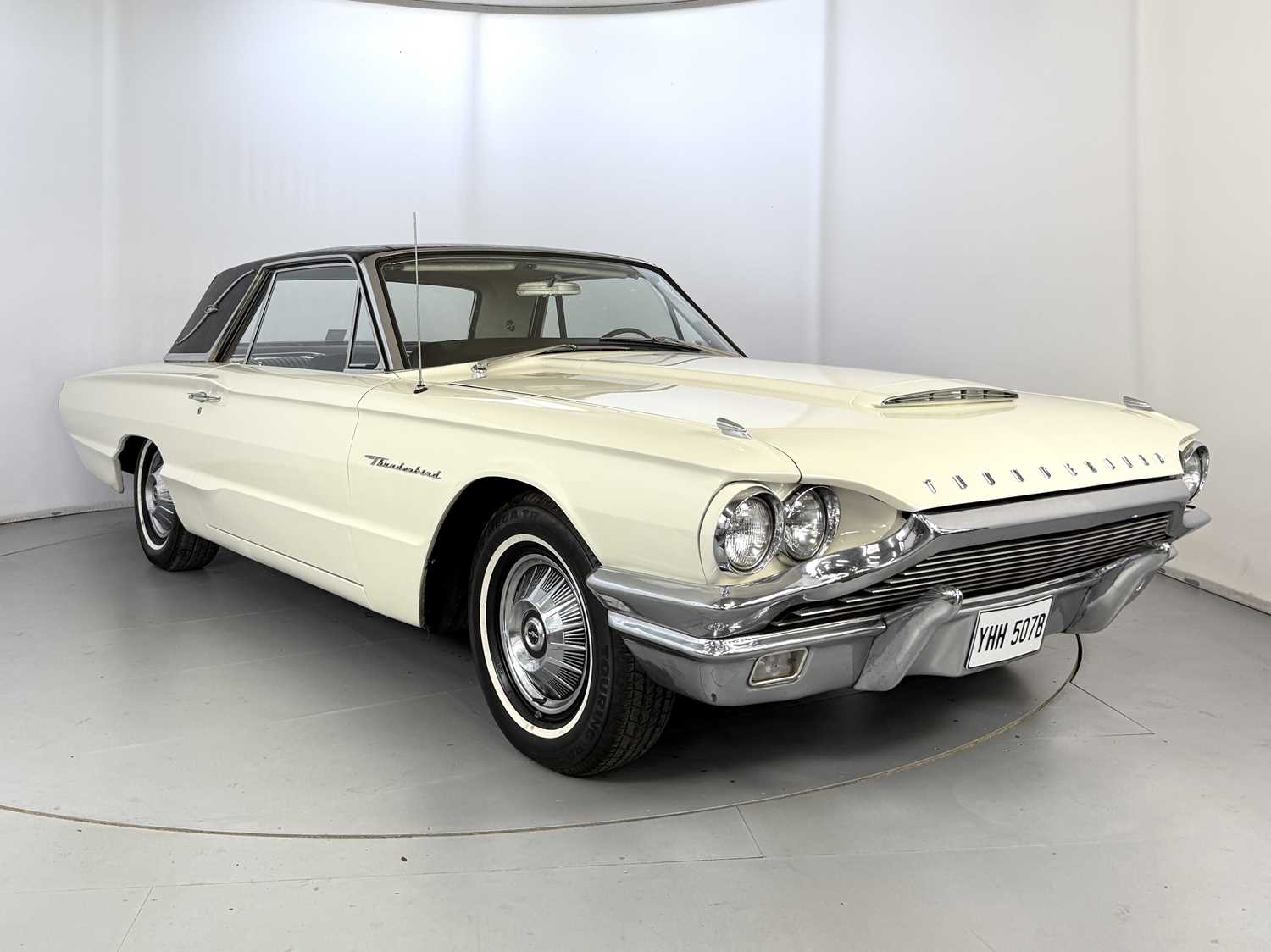Lot 23 - 1964 Ford Thunderbird