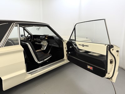 Lot 23 - 1964 Ford Thunderbird