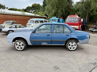 Lot 185 - 1988 Vauxhall Cavalier