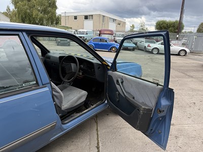 Lot 185 - 1988 Vauxhall Cavalier