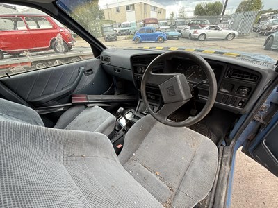 Lot 185 - 1988 Vauxhall Cavalier