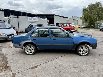 Lot 185 - 1988 Vauxhall Cavalier