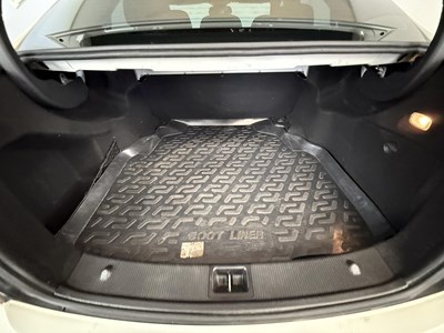 Lot 77 - 2010 Mercedes-Benz C350 Sport