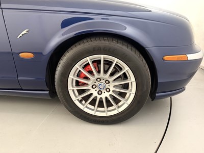 Lot 144 - 2001 Jaguar S-Type V8