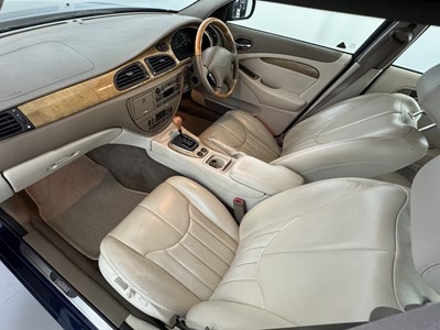 Lot 144 - 2001 Jaguar S-Type V8