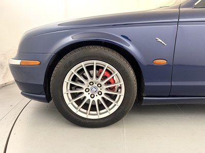 Lot 144 - 2001 Jaguar S-Type V8
