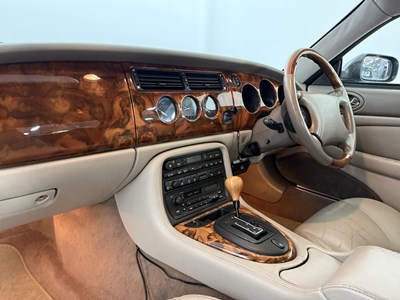 Lot 93 - 1997 Jaguar XK8 - NO RESERVE