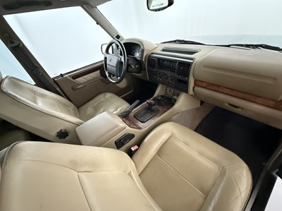 Lot 99 - 1998 Land Rover Discovery V8 LSE