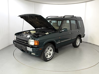 Lot 99 - 1998 Land Rover Discovery V8 LSE