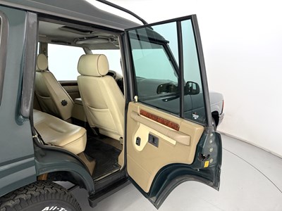 Lot 99 - 1998 Land Rover Discovery V8 LSE