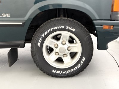 Lot 99 - 1998 Land Rover Discovery V8 LSE