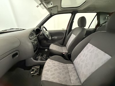 Lot 213 - 2001 Ford Fiesta