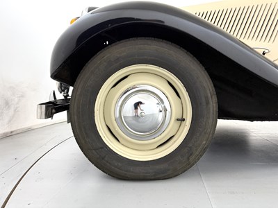 Lot 210 - 1954 Citroen Traction Avant