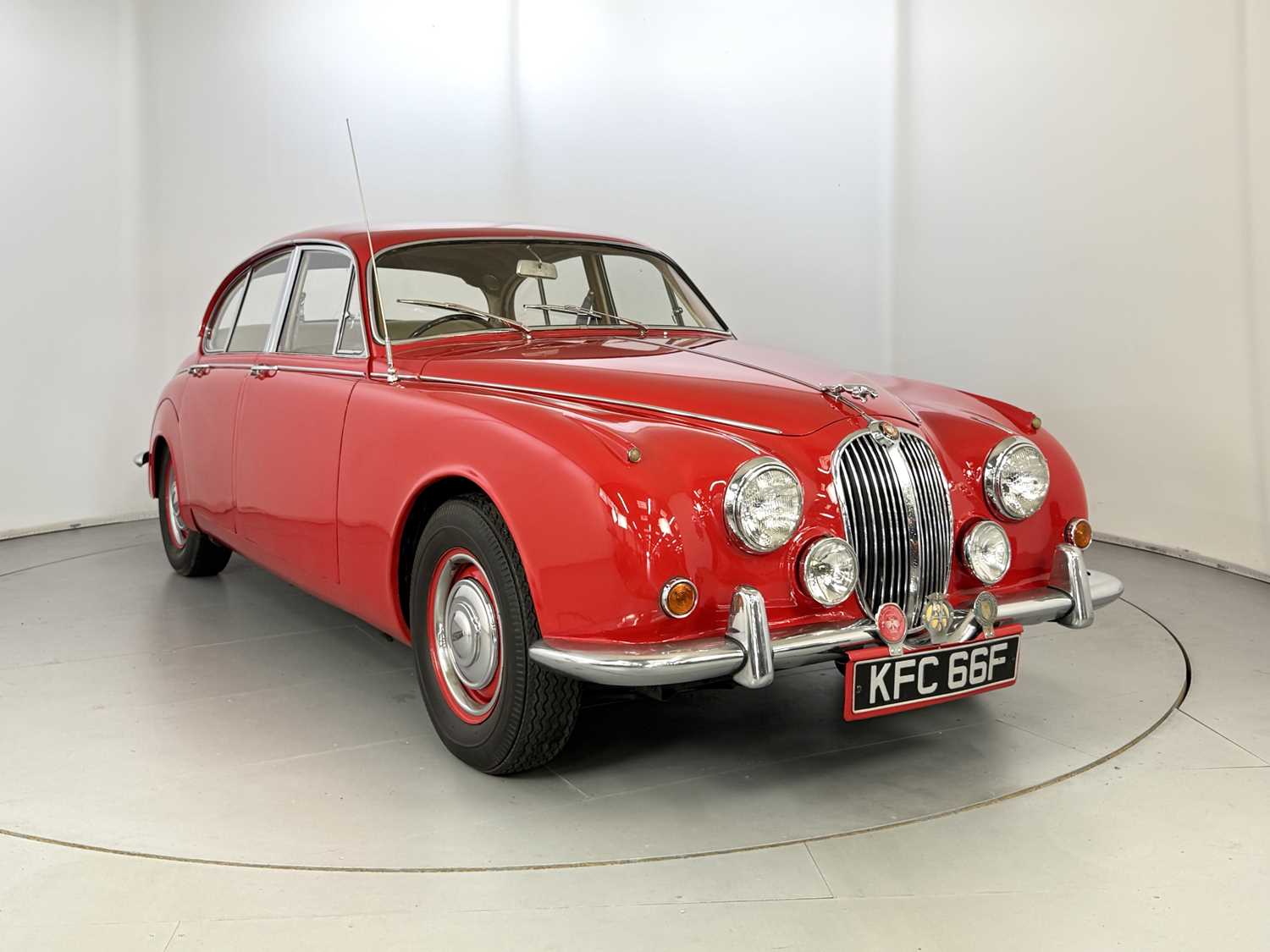 Lot 174 - 1968 Jaguar MK2 2.4