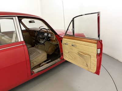 Lot 174 - 1968 Jaguar MK2 2.4