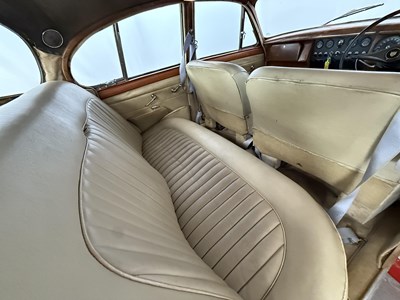 Lot 174 - 1968 Jaguar MK2 2.4