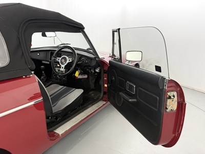 Lot 153 - 1981 MG B Roadster