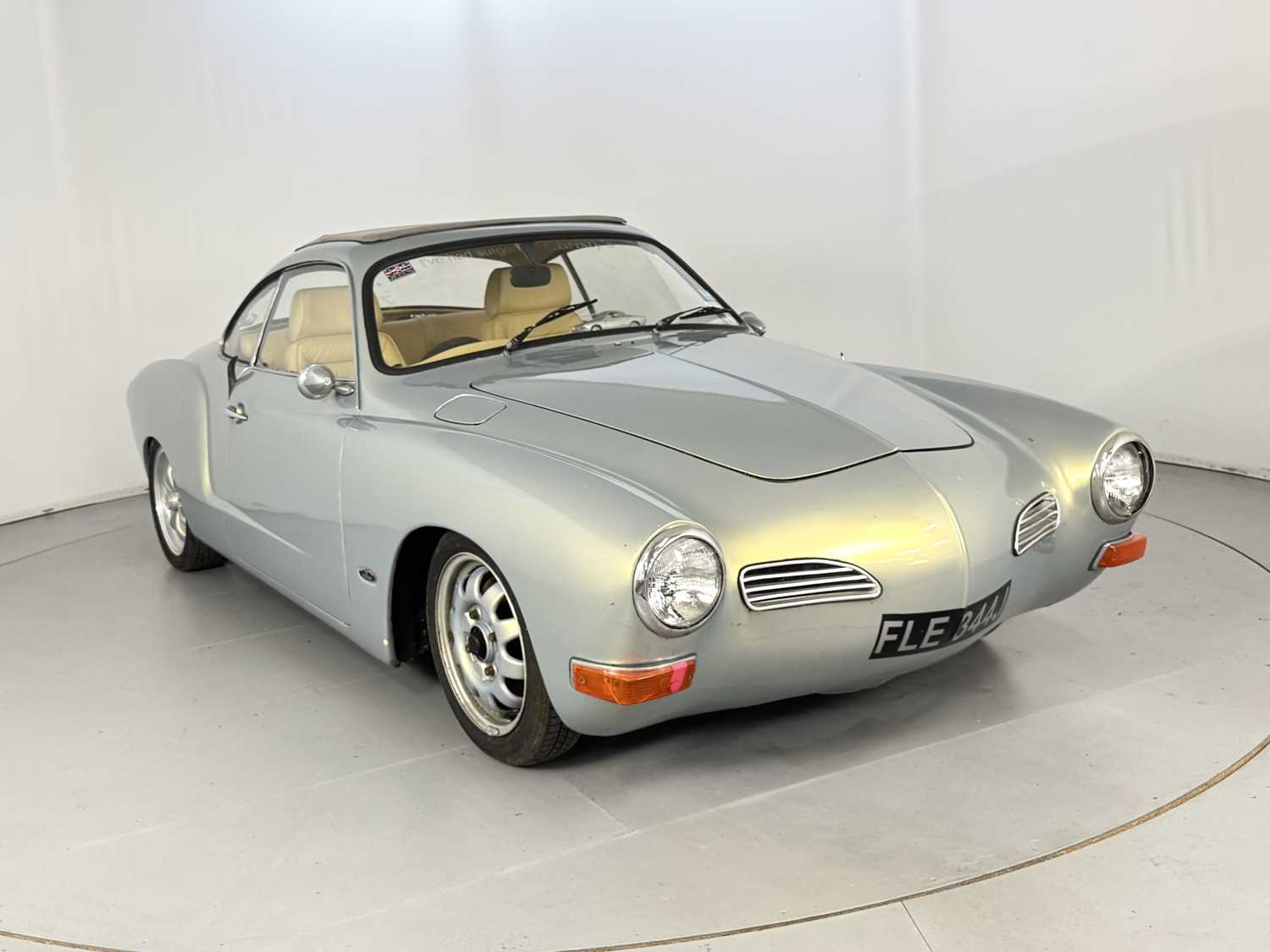 Lot 45 - 1970 Volkswagen Karmann Ghia
