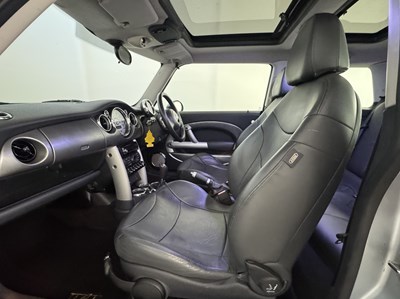 Lot 73 - 2002 Mini Cooper S