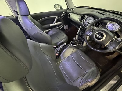 Lot 73 - 2002 Mini Cooper S