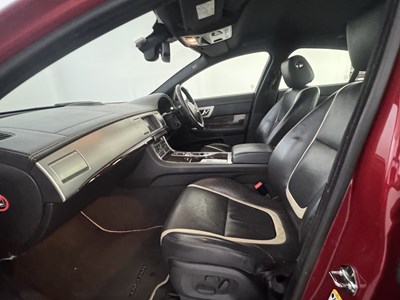 Lot 48 - 2015 Jaguar XF
