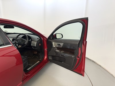 Lot 48 - 2015 Jaguar XF