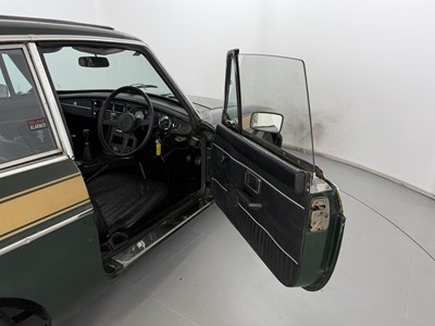 Lot 89 - 1975 MG B GT Jubilee