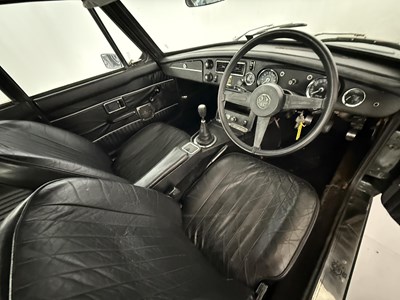 Lot 89 - 1975 MG B GT Jubilee