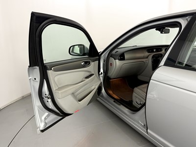 Lot 11 - 2008 Jaguar XJ Sport