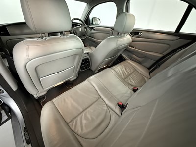 Lot 11 - 2008 Jaguar XJ Sport