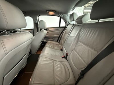 Lot 11 - 2008 Jaguar XJ Sport