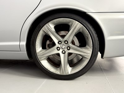 Lot 11 - 2008 Jaguar XJ Sport