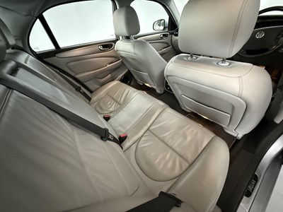 Lot 11 - 2008 Jaguar XJ Sport