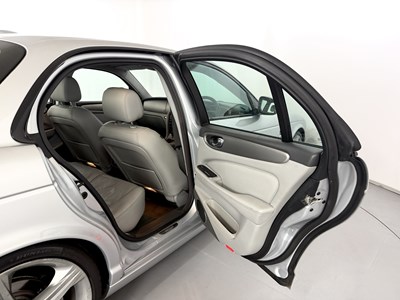 Lot 11 - 2008 Jaguar XJ Sport