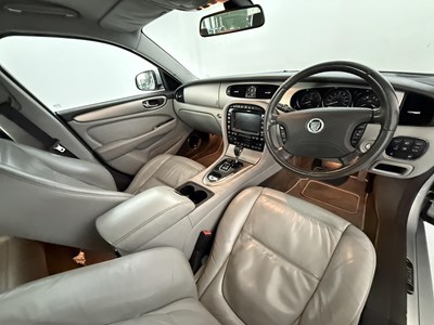 Lot 11 - 2008 Jaguar XJ Sport