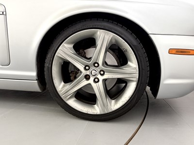 Lot 11 - 2008 Jaguar XJ Sport