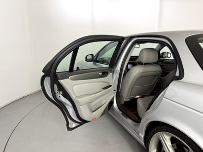 Lot 11 - 2008 Jaguar XJ Sport