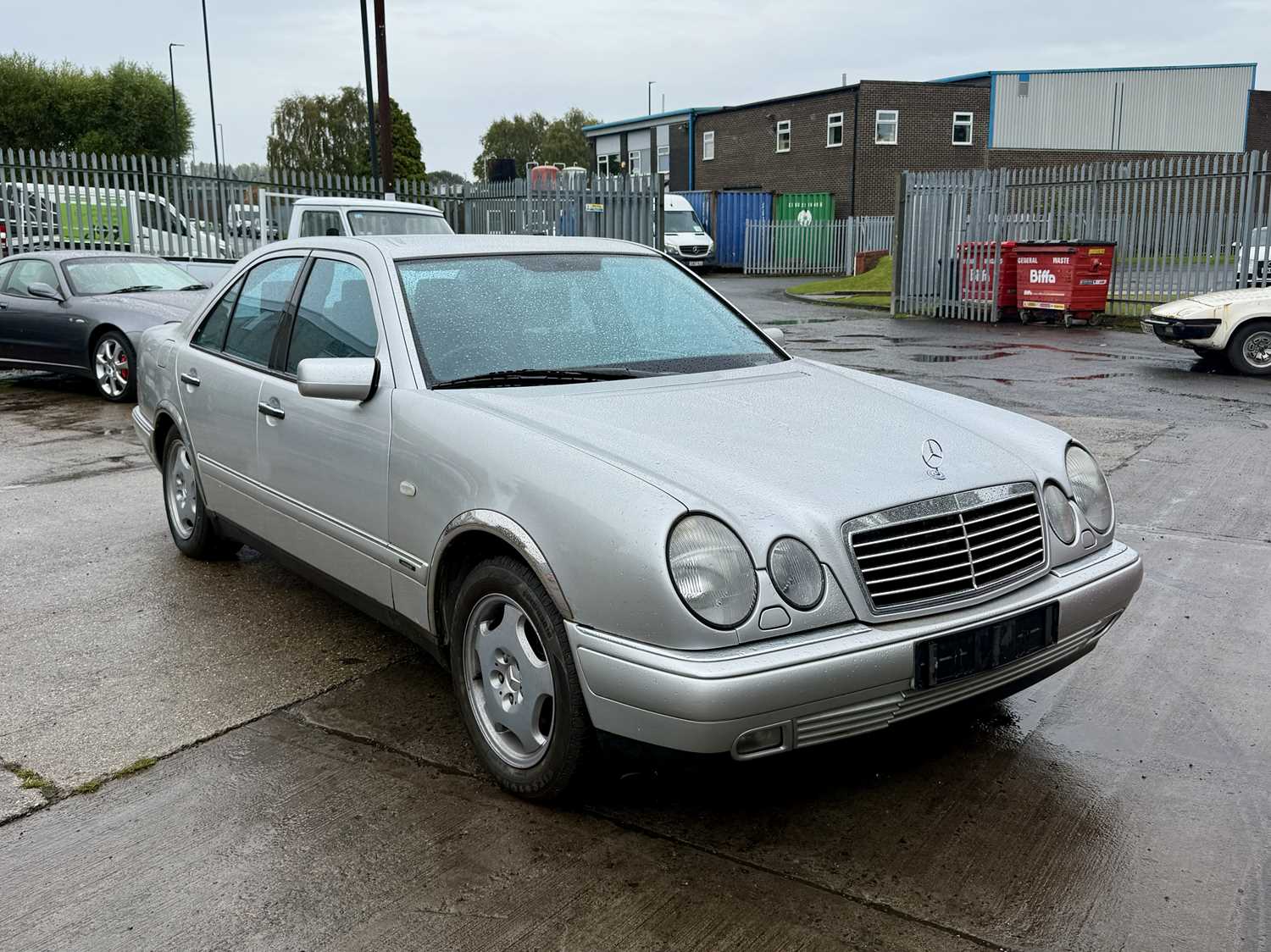 Lot 49 - 1998 Mercedes-Benz E200 - NO RESERVE