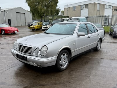 Lot 49 - 1998 Mercedes-Benz E200 - NO RESERVE