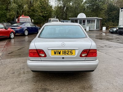 Lot 49 - 1998 Mercedes-Benz E200 - NO RESERVE