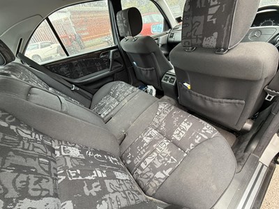 Lot 49 - 1998 Mercedes-Benz E200 - NO RESERVE