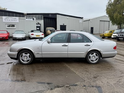 Lot 49 - 1998 Mercedes-Benz E200 - NO RESERVE